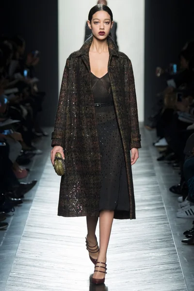 Look 32